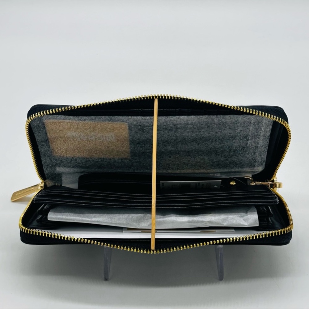 Michael Kors Large Continental Wallet Wristlet Black/White - Picture 8 of 10